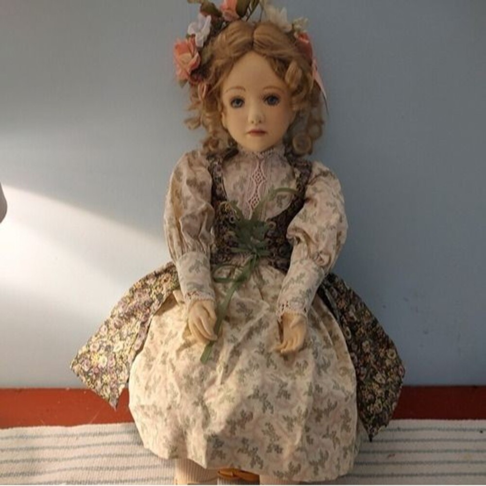 Vintage 2009 Judy Rankin Cloth & Felt Face Doll Jointed Head Beautiful 24" Tall